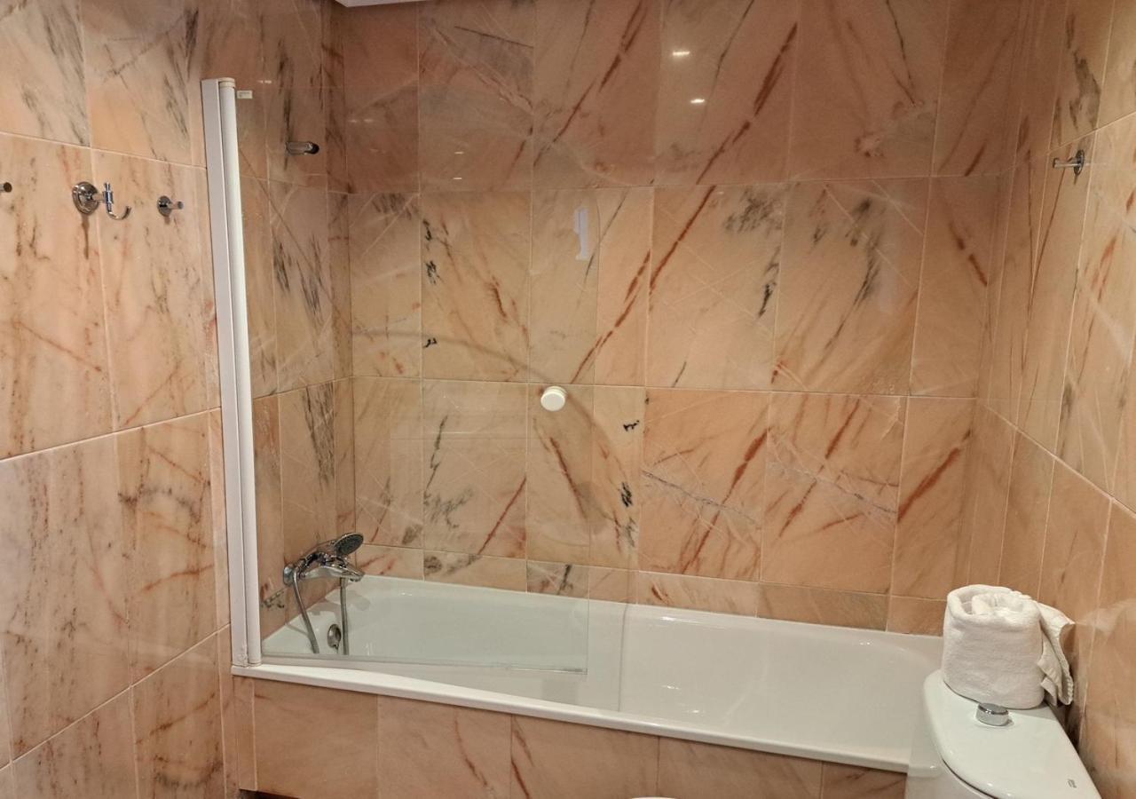 Encanto Urbano: Piso Centrico Totalmente Equipado 레브리자 외부 사진